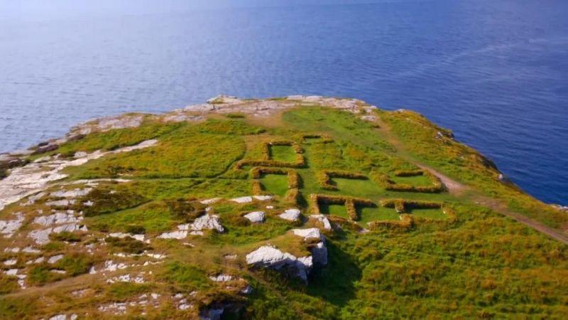 Secrets From The Sky 1of6 Tintagel Castle 720p HDTV x264 AAC MVGroup org mp4 preview 9